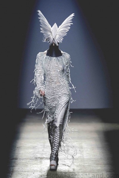 GARETH PUGH RUNWAY